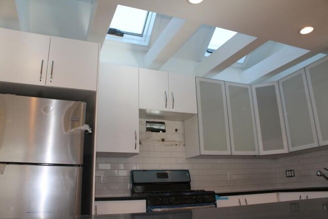 Building Photo - 19 Beechwood Ave Unit 2 Rental