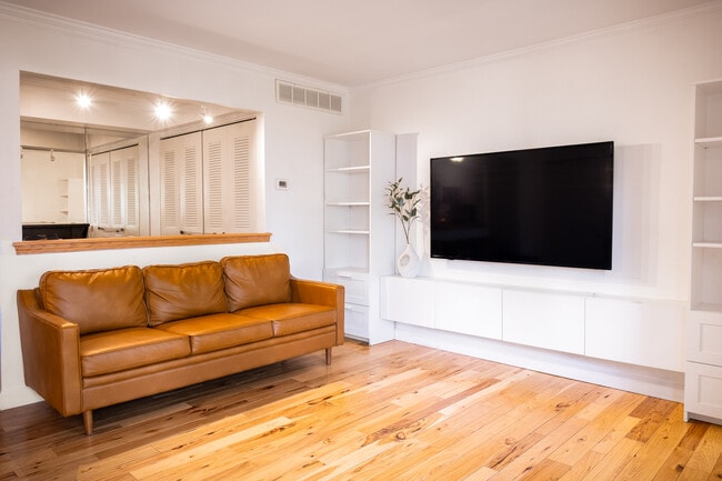 Photo - 531 Longshore Dr