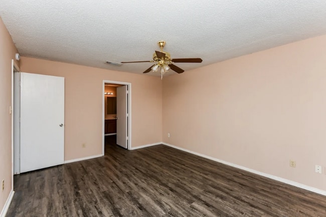 Photo - 3801 Waxwing Cir S