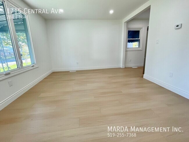 Photo - NEWLY RENOVATED 2BEDROOM+DEN/1BATH HOUSE ON CENTRAL AVE + UTILITIES