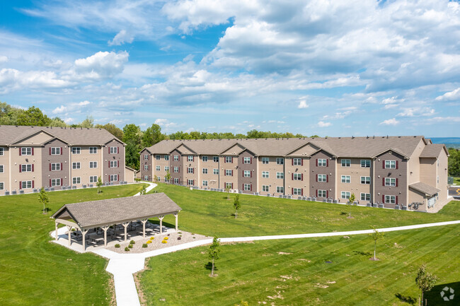 Deerfield Commons - Deerfield Commons Apartments