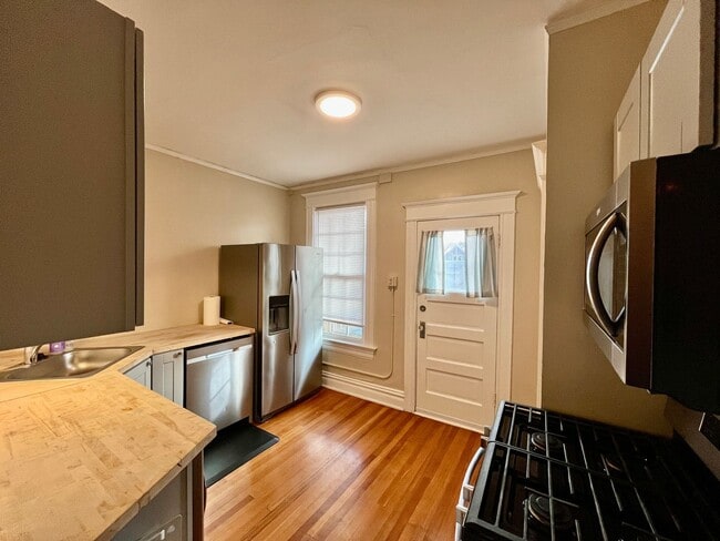 Photo - 1300 Steele St