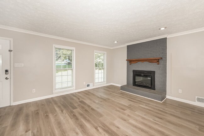 Photo - 529 Valleyview Dr