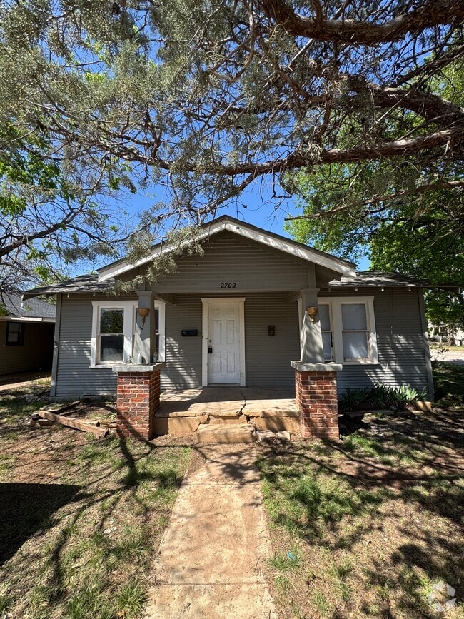 Building Photo - 2702 S 3rd St Unit B Rental