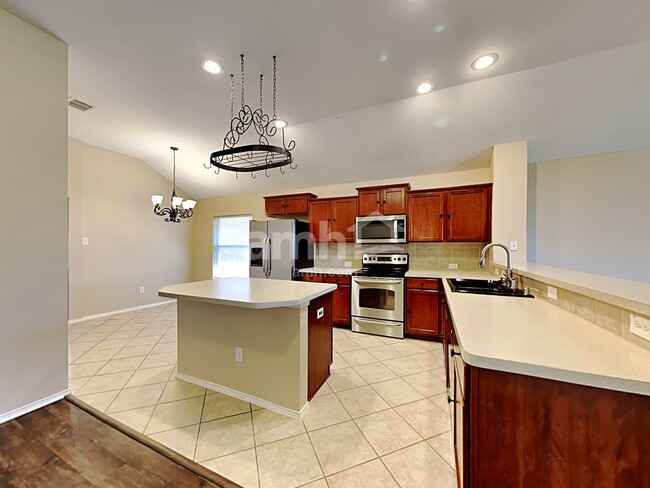 Photo - 1117 Luckenbach Dr