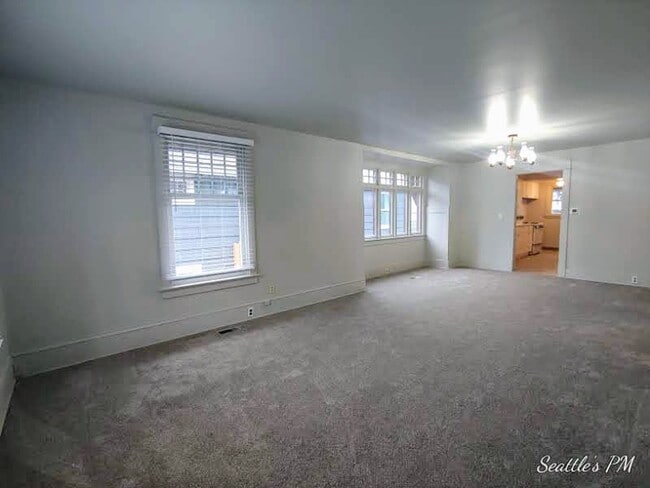 Photo - 843 NE 56th St