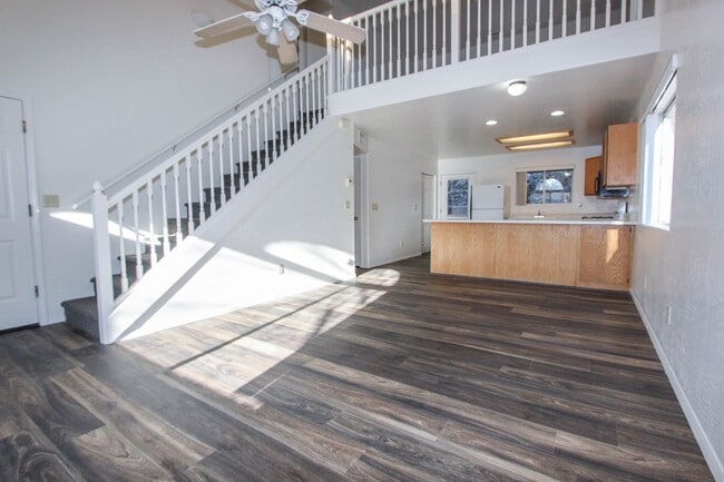 Photo - 2 Story Duplex with Loft & Deck Unidad B