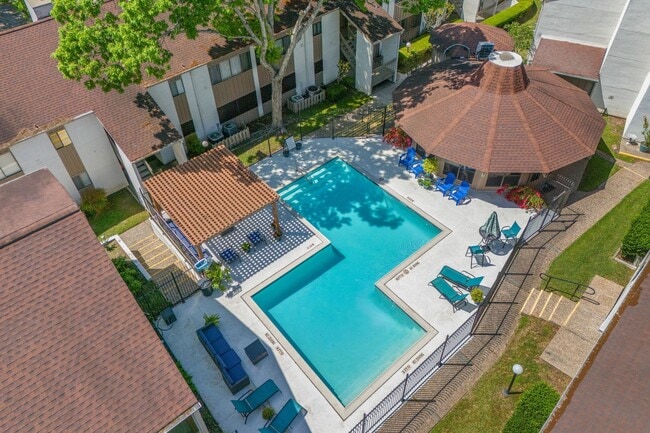 Photo - 12100 Melville Dr Unit 407D