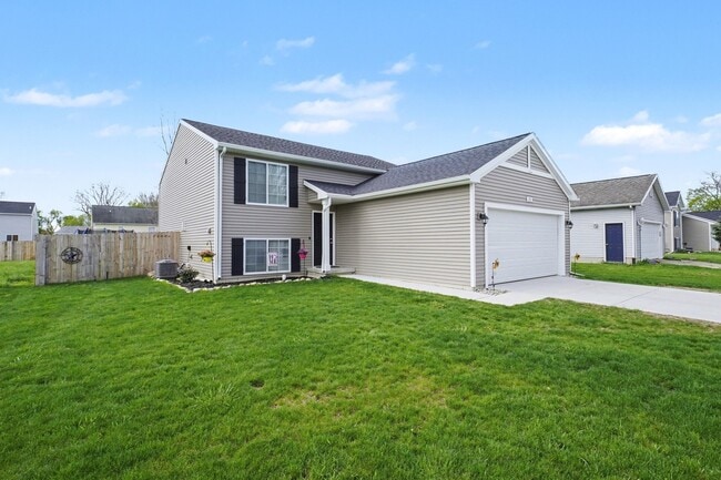 Photo - 202 Creek Pointe Cir
