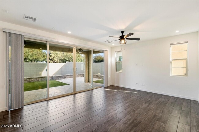 Photo - 1288 E Derringer Way