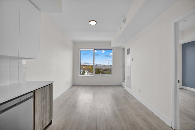 Photo - 2489 Taunton Rd Unit 413