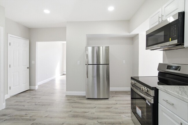 Photo - 254 Auburn St Unit 1st Floor