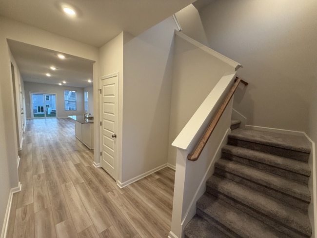 Photo - 425 Alcott Wy