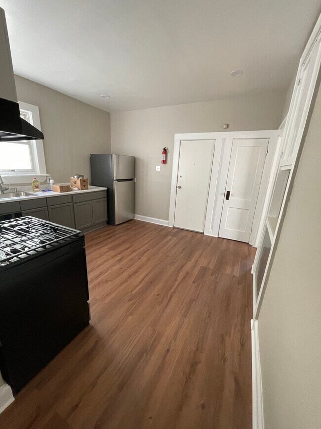 Photo - 37 Western Pky