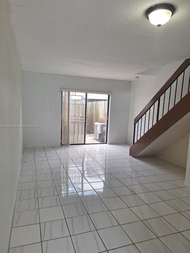 Photo - 11781 SW 18th St