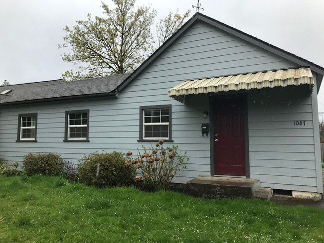 Building Photo - [HUD 1087] 2 Bedroom 2 Bathroom w/ Large Back Yard