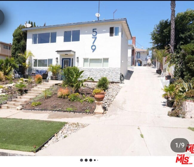 Building Photo - 579 E Fairview Blvd Unit 1