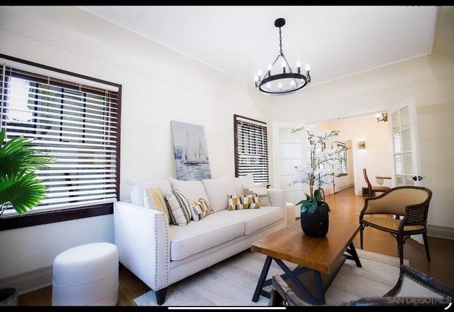 Photo - 2009 S Victoria Ave