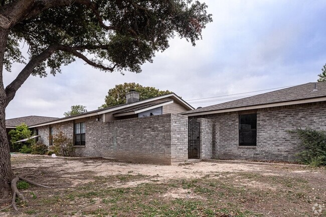 Building Photo - 208 Miller Dr Rental