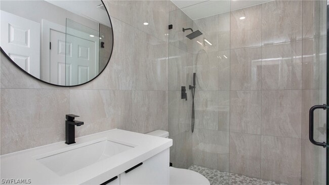 Building Photo - 9002 Somerset Ln