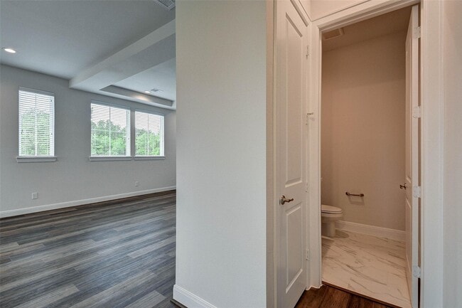 Building Photo - 2710 Grand Fountains Dr