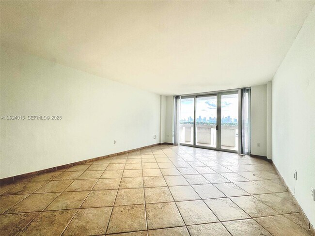 Photo - 800 West Ave Unidad 823