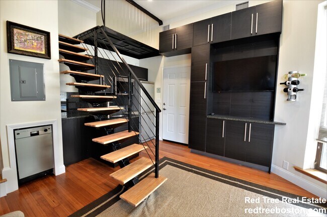 Photo - 1689 Beacon St Unit 8