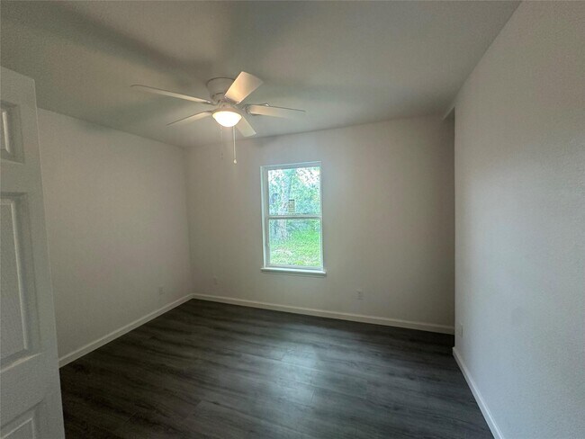 Photo - 5962 Belcrest St