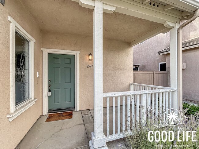 Photo - Stunning 3BD/2.5BA House in Chula Vista W/ A/C, W/D, Fireplace, Back Patio, & 2-Car Garage!