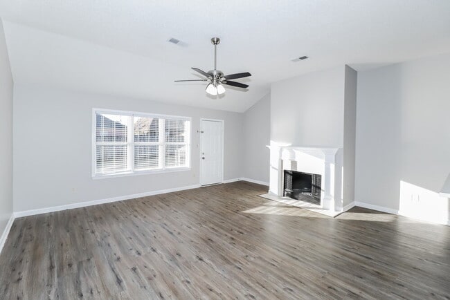 Photo - 1655 Torrington Dr