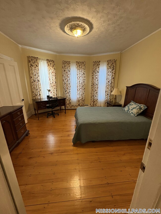 123-125 Hillside St.