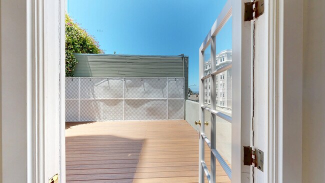 Photo - 1305 Lombard St Unit 1