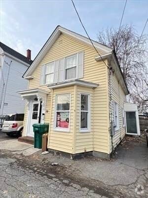 Building Photo - 39 W L St Rental