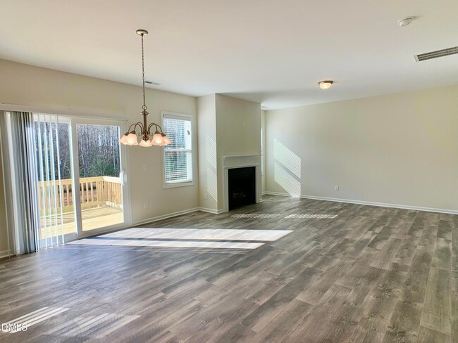 Photo - 85 Henhouse Ct