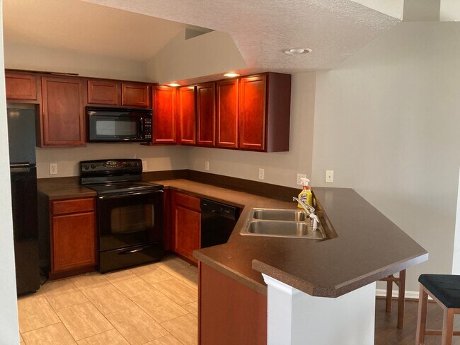 Photo - 447 Knightsbridge Cir