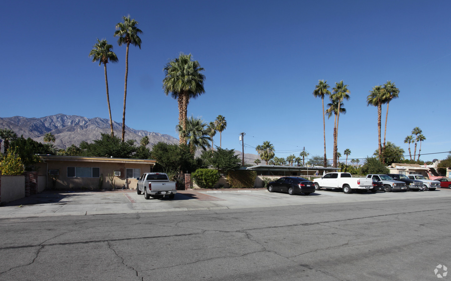 Primary Photo - 509 S Highland Dr Apartments