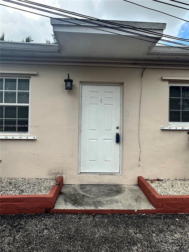 Photo - 7075 SW 14th St Unidad 1