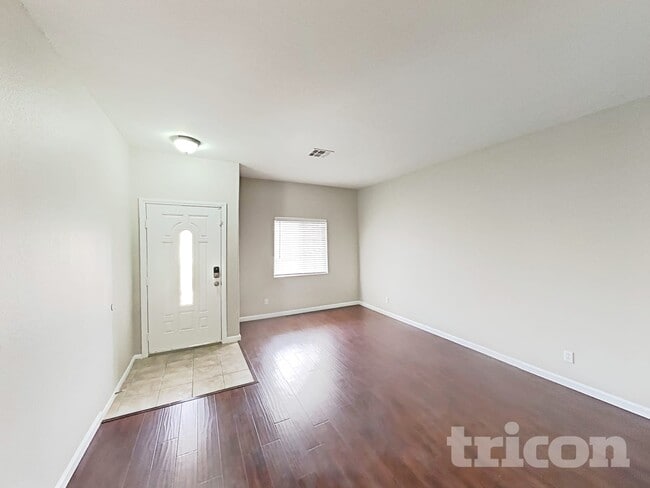 Photo - 717 Horse Stable Ave