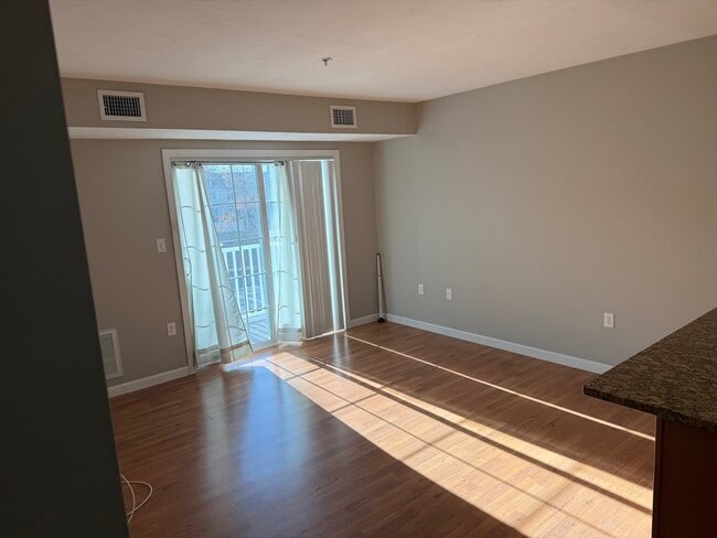 Photo - 670 Bedford St Unit 101