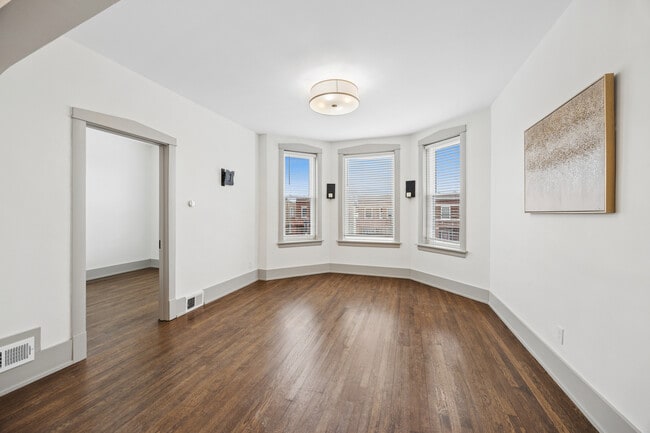 Photo - 1910 S Harvey Ave