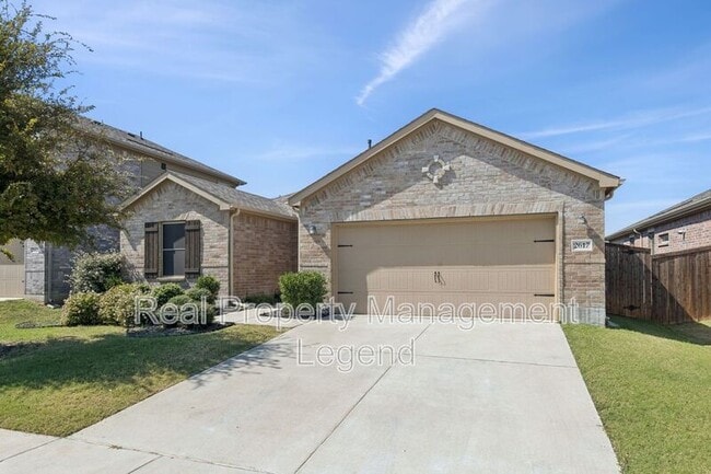 Photo - 2617 Warren Ln