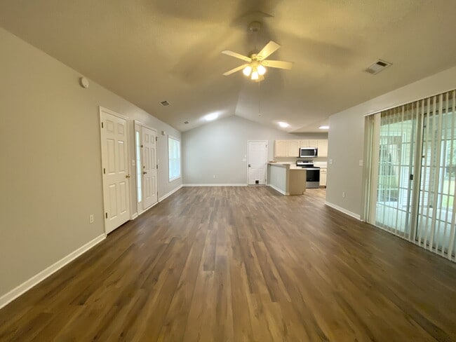 Photo - Home in Woodbridge With a Screened Porch and Private Backyard!