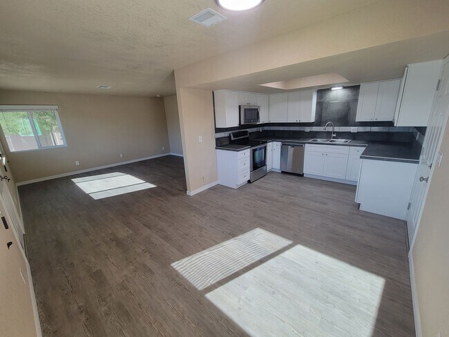 2975 Aladdin Dr Unit 1