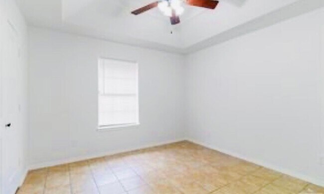 Photo - 241 E 19th St