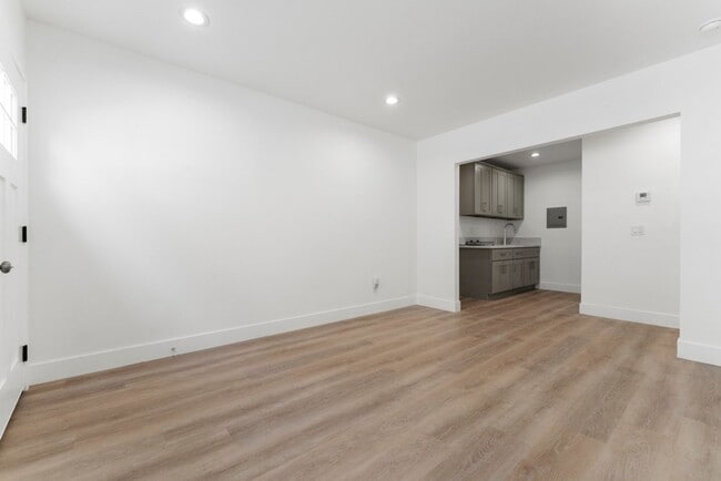 Photo - Showing Times: Every Mondays & Thursdays 2...