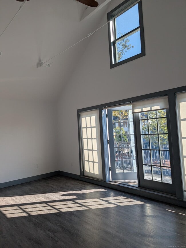 Photo - 141 Main St Unit Upper floor