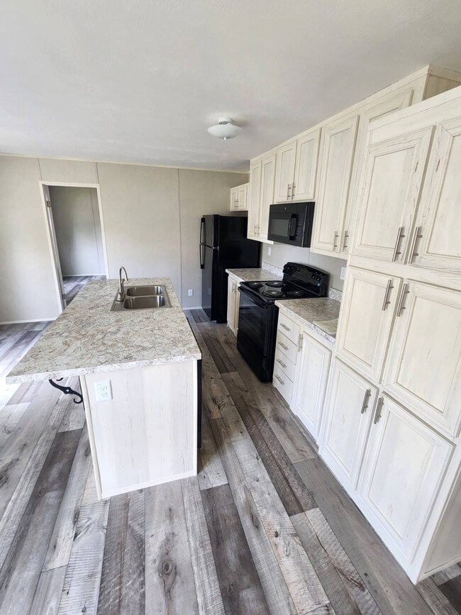 Photo - 14142 Lorraine Rd