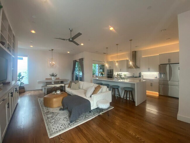 Photo - 5705 Bryan Pky