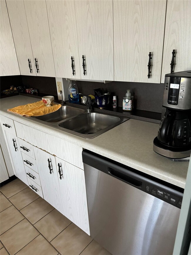 Photo - 4054 Exeter Unidad C