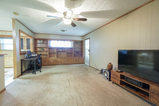 Photo - 1702 Ivie Lee St